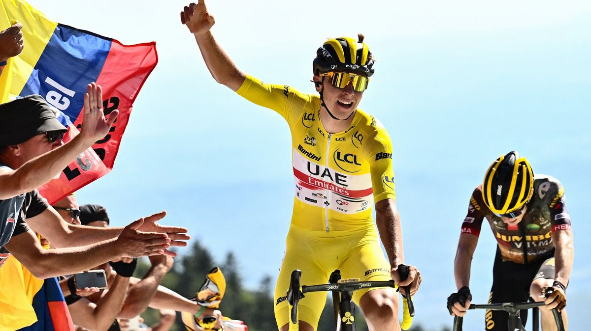Fotky z Tour de France: úžasné scenérie, napínavé souboje, diváci mezi cyklisty